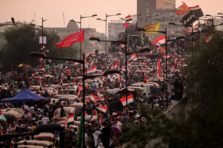 Man with Iraqi flag